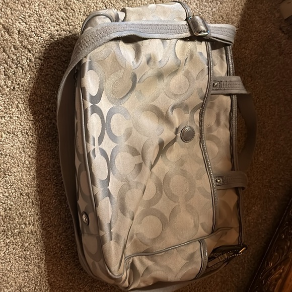 Large, pretty coach bag lots of space - Picture 3 of 3